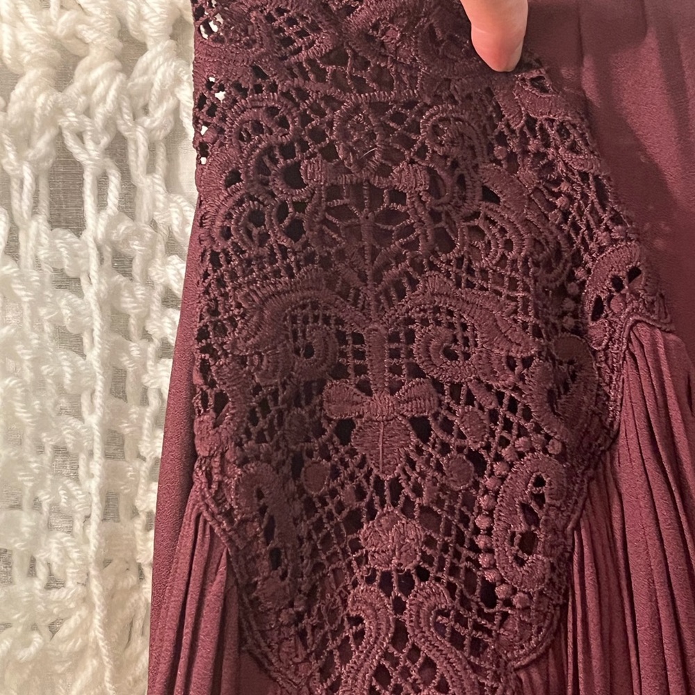 Loft large burgundy dress with lace cutouts upper arms - Picture 4 of 5